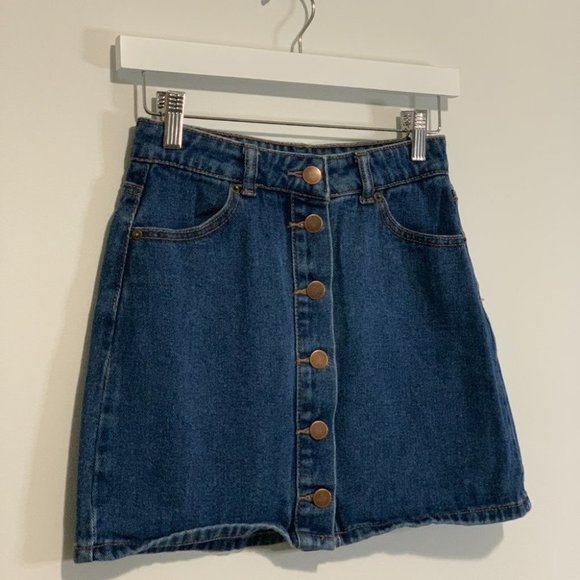 FOREVER 21 | gorgeous a-line denim skirt | dark wash | retro vibe | high waisted - Picture 3 of 6
